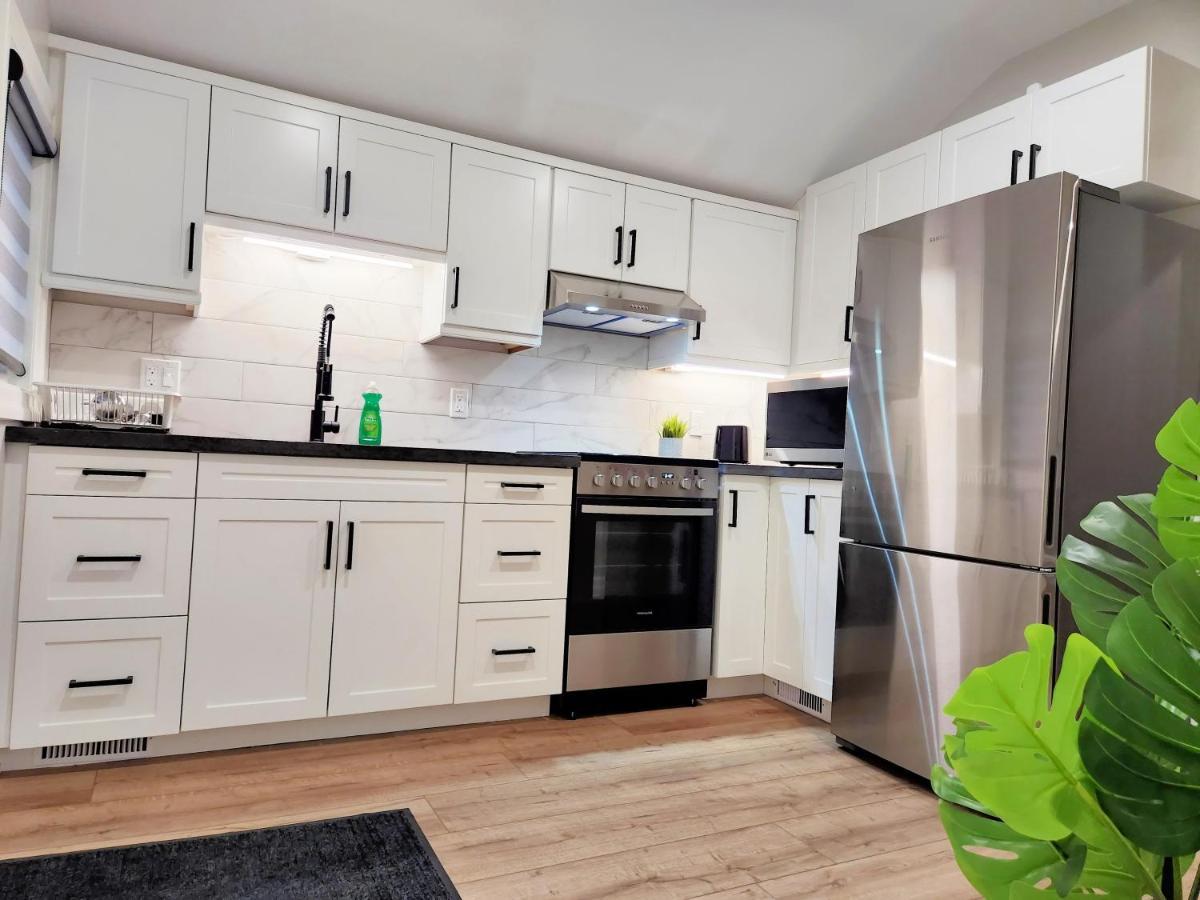 The Cozy Cove Modern King-Bedroom Full Apartment Saint Catharines Екстер'єр фото
